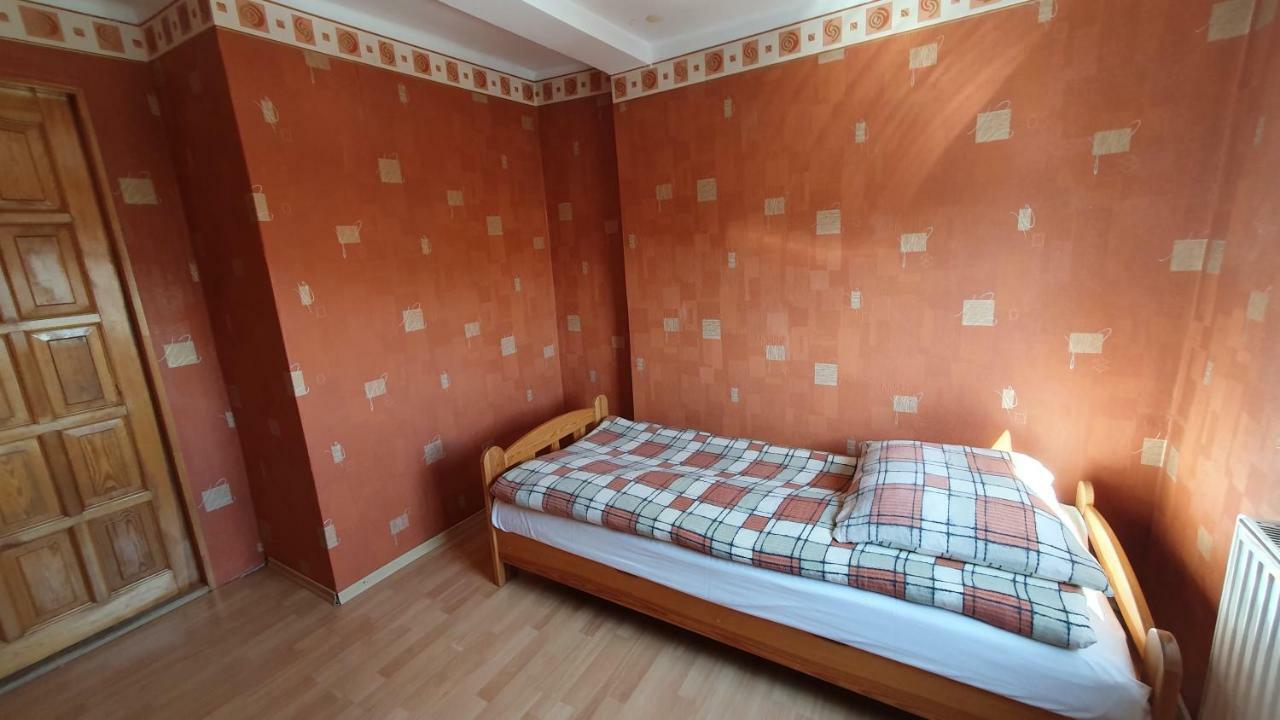 Pokoje Do Wynajecia Piastowska Międzyrzecz Exterior foto